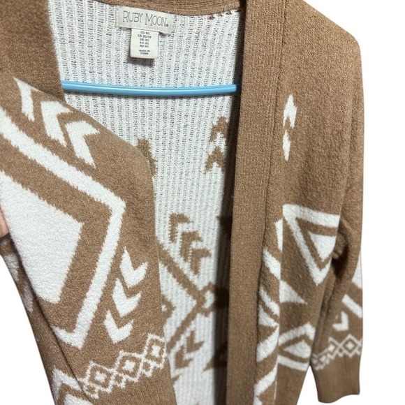 Ruby Moon Ladies Size XS Gray & White Cozy Patterned Cardigan - Picture 3 of 7